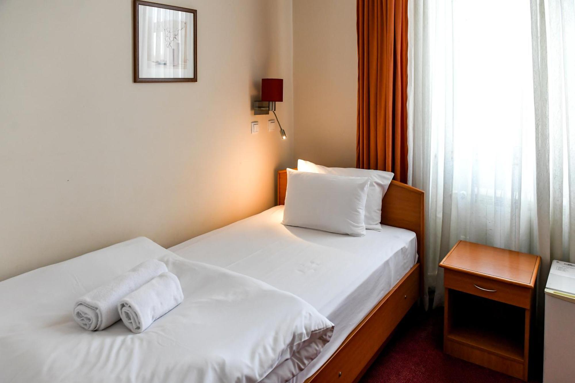 Hotel Fontana Bačka Palanka Eksteriør bilde